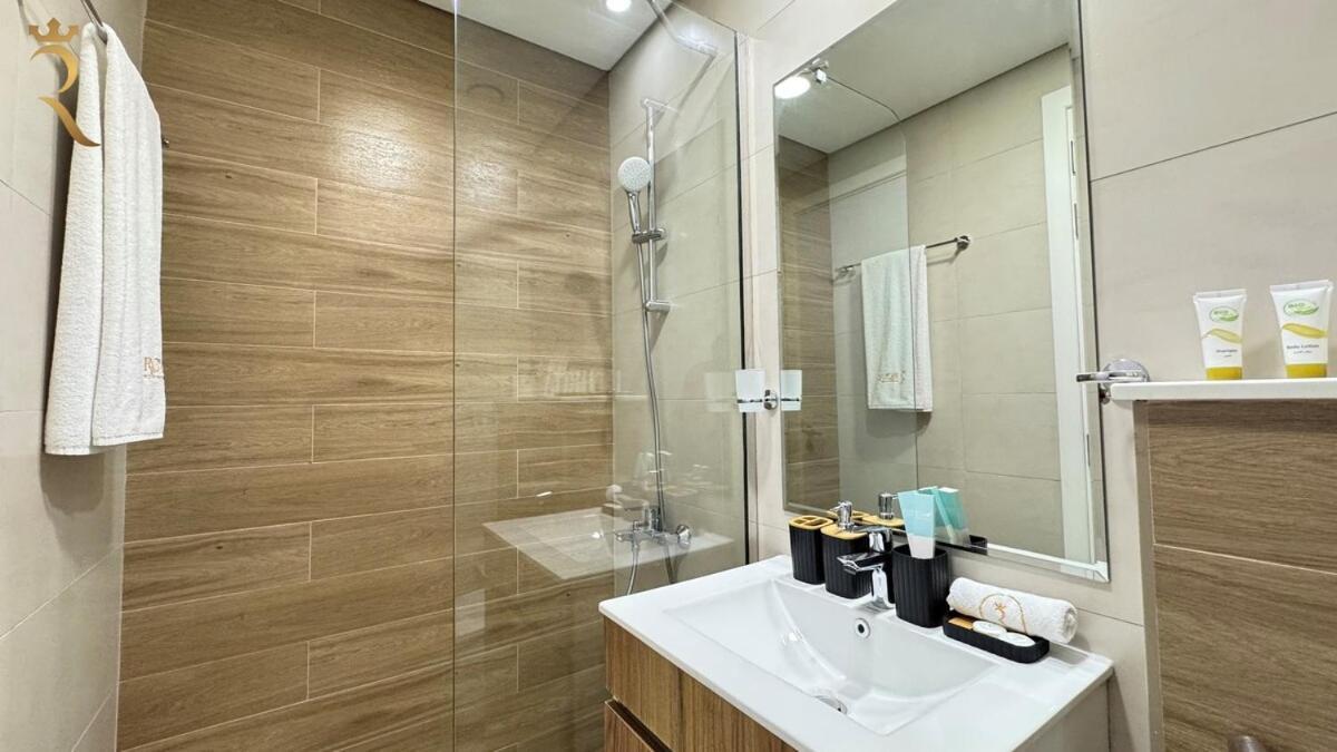 Apartment Masdar 2br Cozy Family Escape Pool Access Abu Dhabi