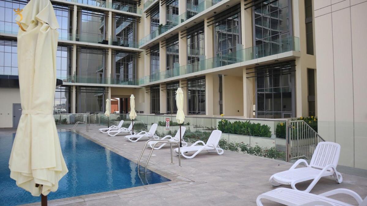Masdar 2br Cozy Family Escape Pool Access Apartment