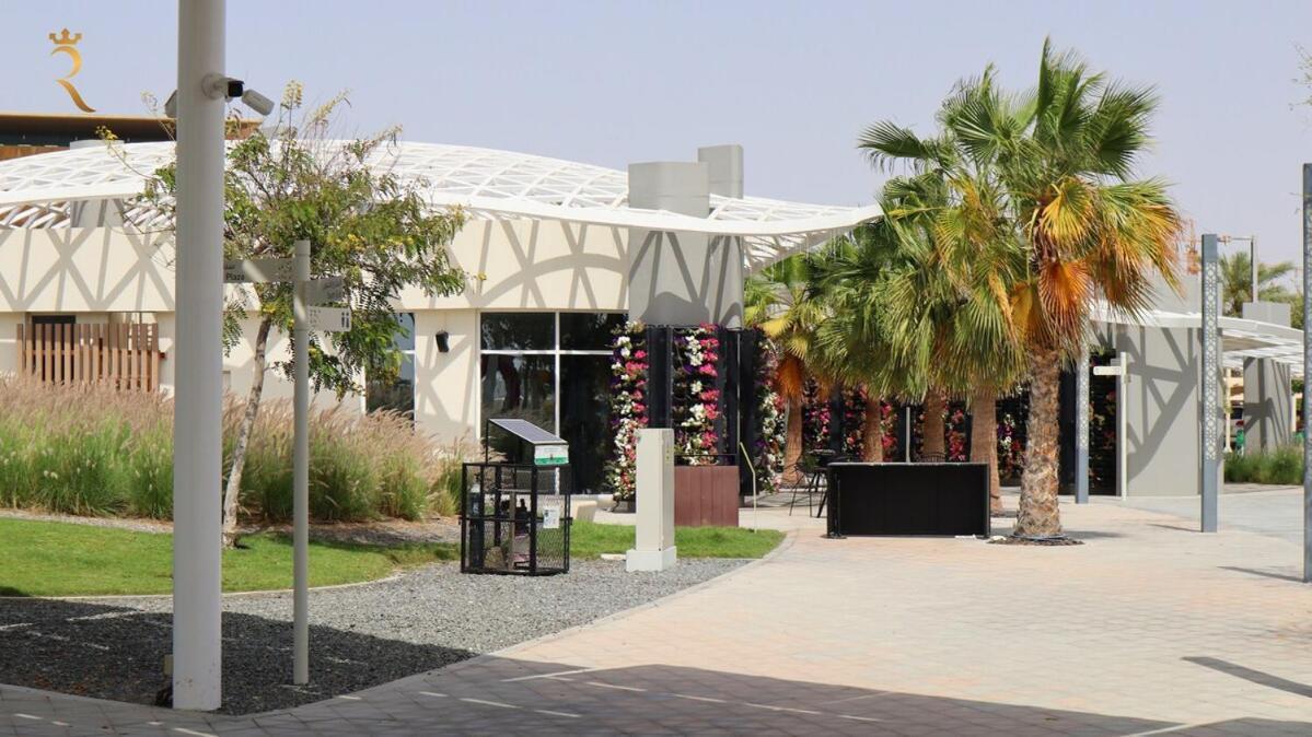 Apartment Masdar 2br Cozy Family Escape Pool Access *
