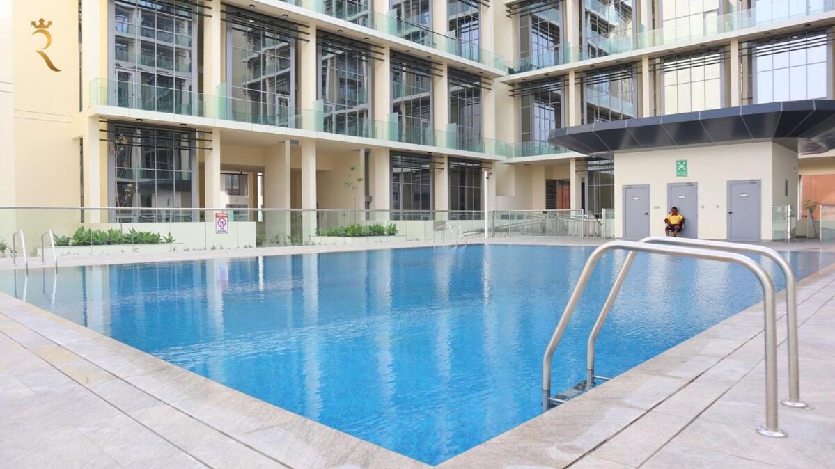 Apartment Masdar 2br Cozy Family Escape Pool Access *
