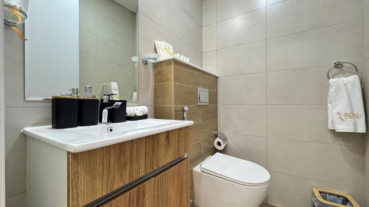 Masdar 2br Cozy Family Escape Pool Access