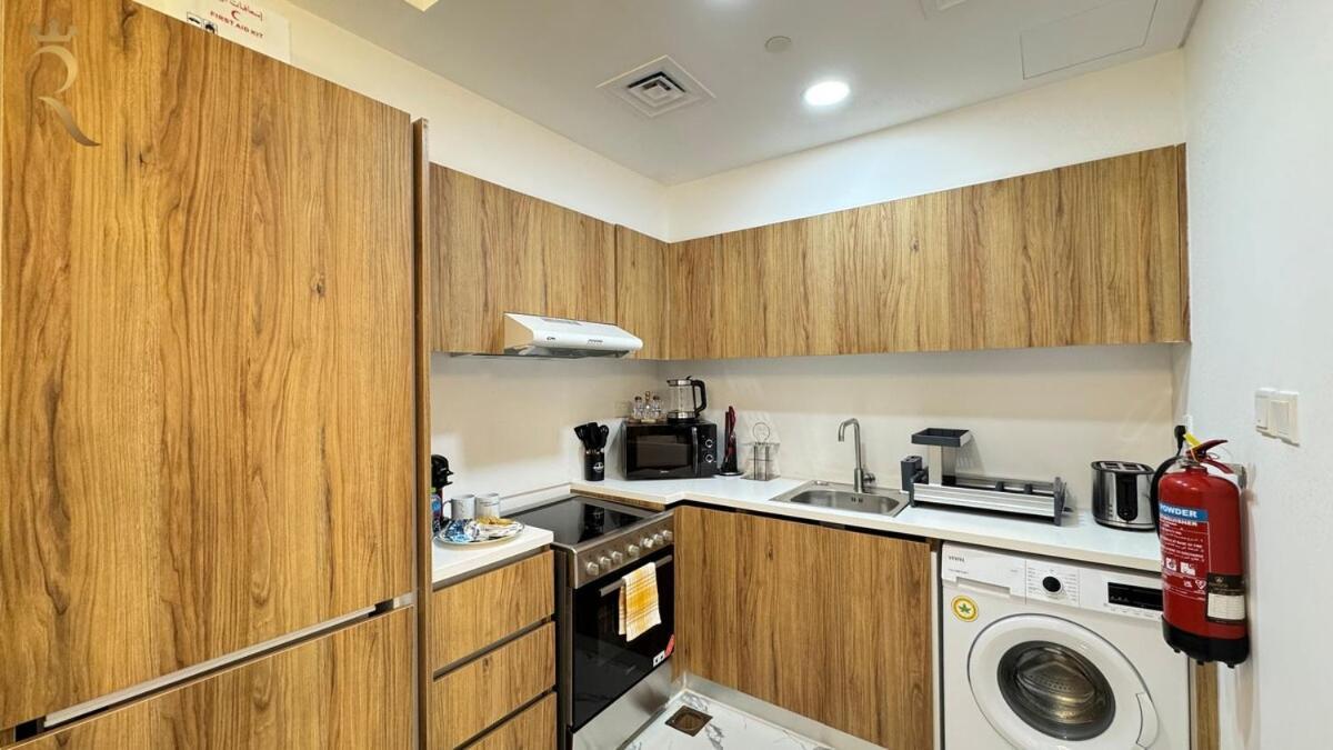 Masdar 2br Cozy Family Escape Pool Access Apartment