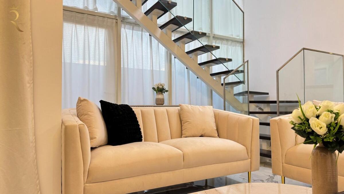 Apartment Masdar 2br Cozy Family Escape Pool Access *