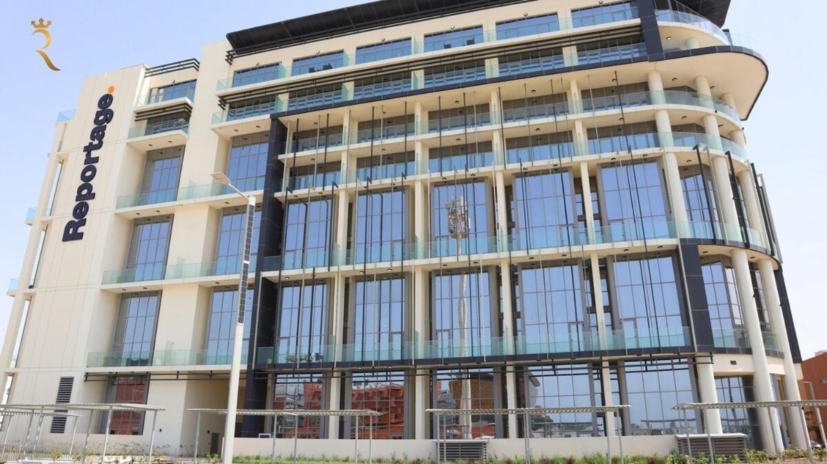Masdar 2br Cozy Family Escape Pool Access